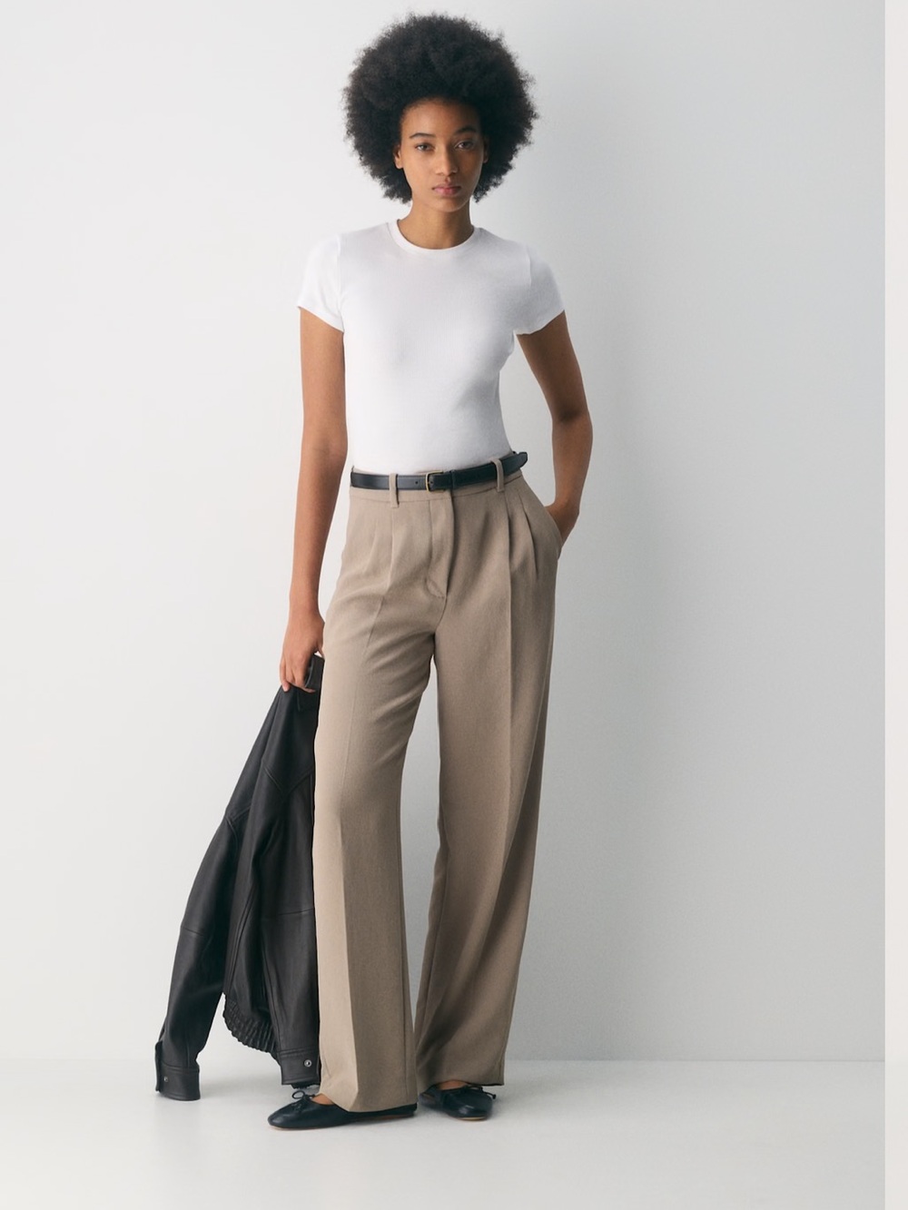 Aritzia The Effortless Pant Tan Color Size 8 Petite